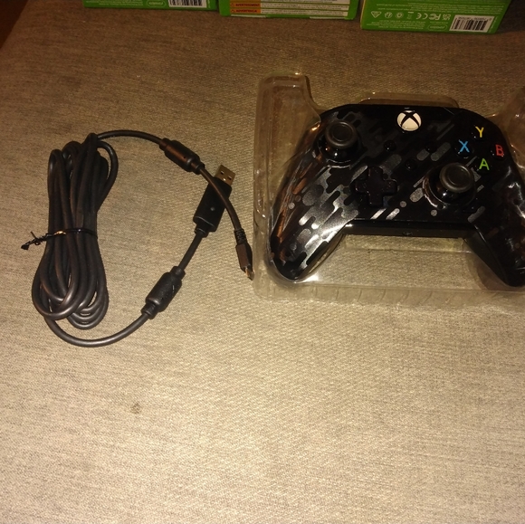 Xbox Controller - Picture 5 of 8